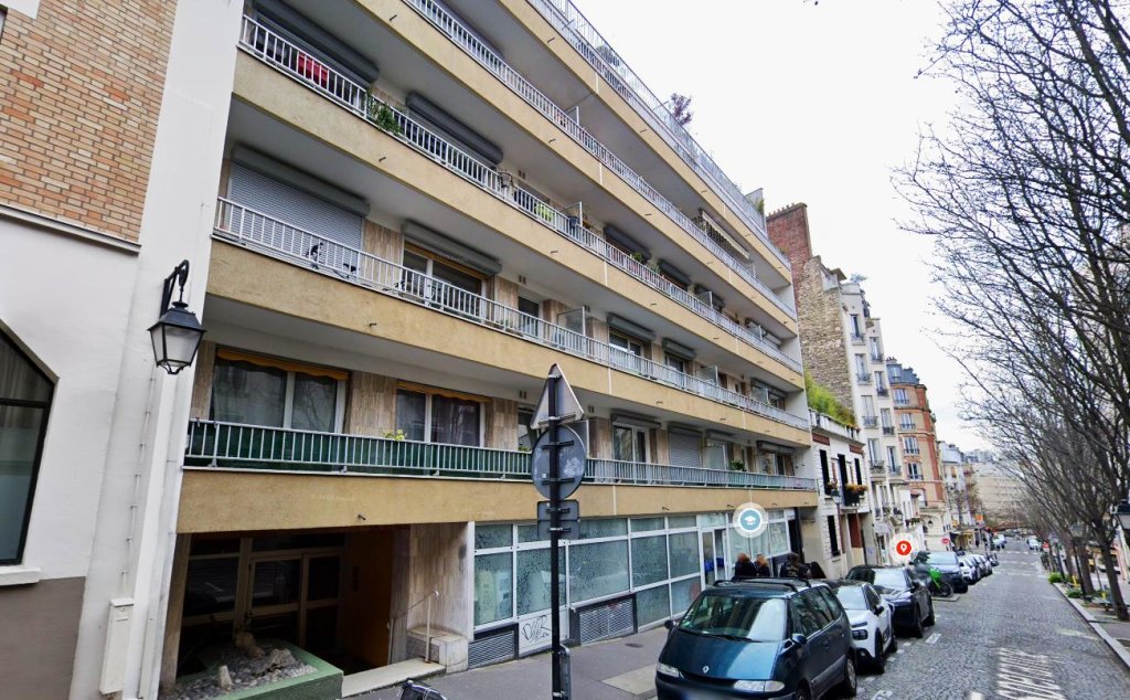 PARKING A LOUER - PARIS 13EME ARRONDISSEMENT - 140 &euro; charges comprises par mois