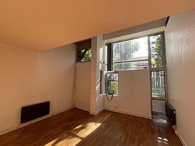 APPARTEMENT T2 A LOUER - CHARENTON LE PONT - 51.31 m2 - 1 363 € charges comprises par mois