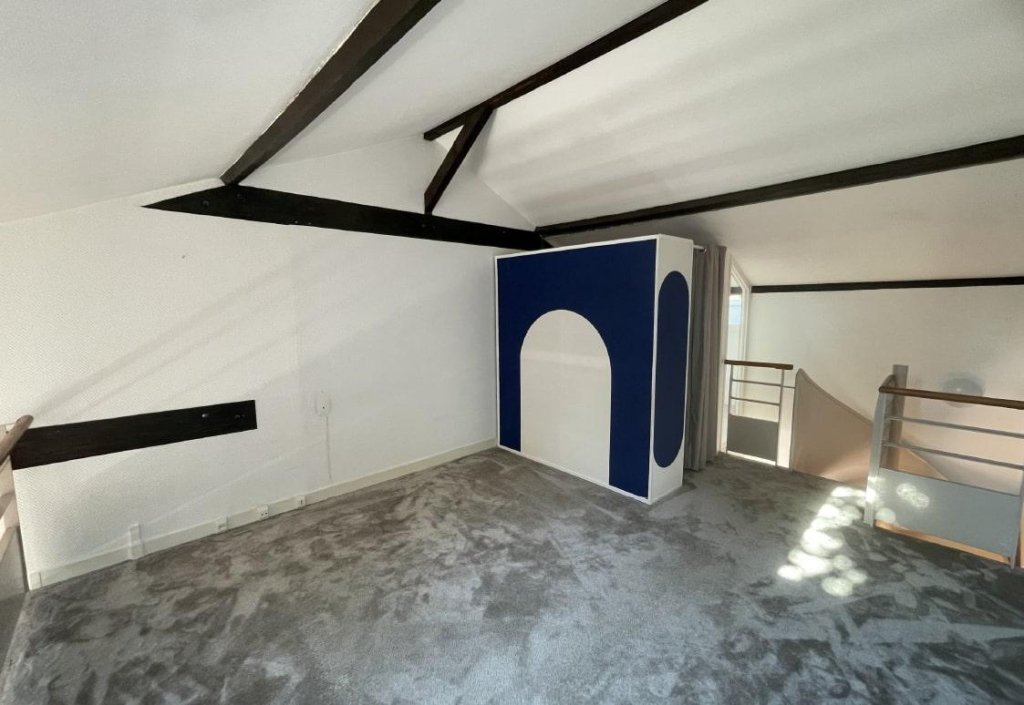 APPARTEMENT T2 A LOUER - CHARENTON LE PONT - 51.31 m2 - 1 363 &euro; charges comprises par mois