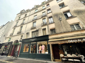 Appartement en location à Paris /  12 m²